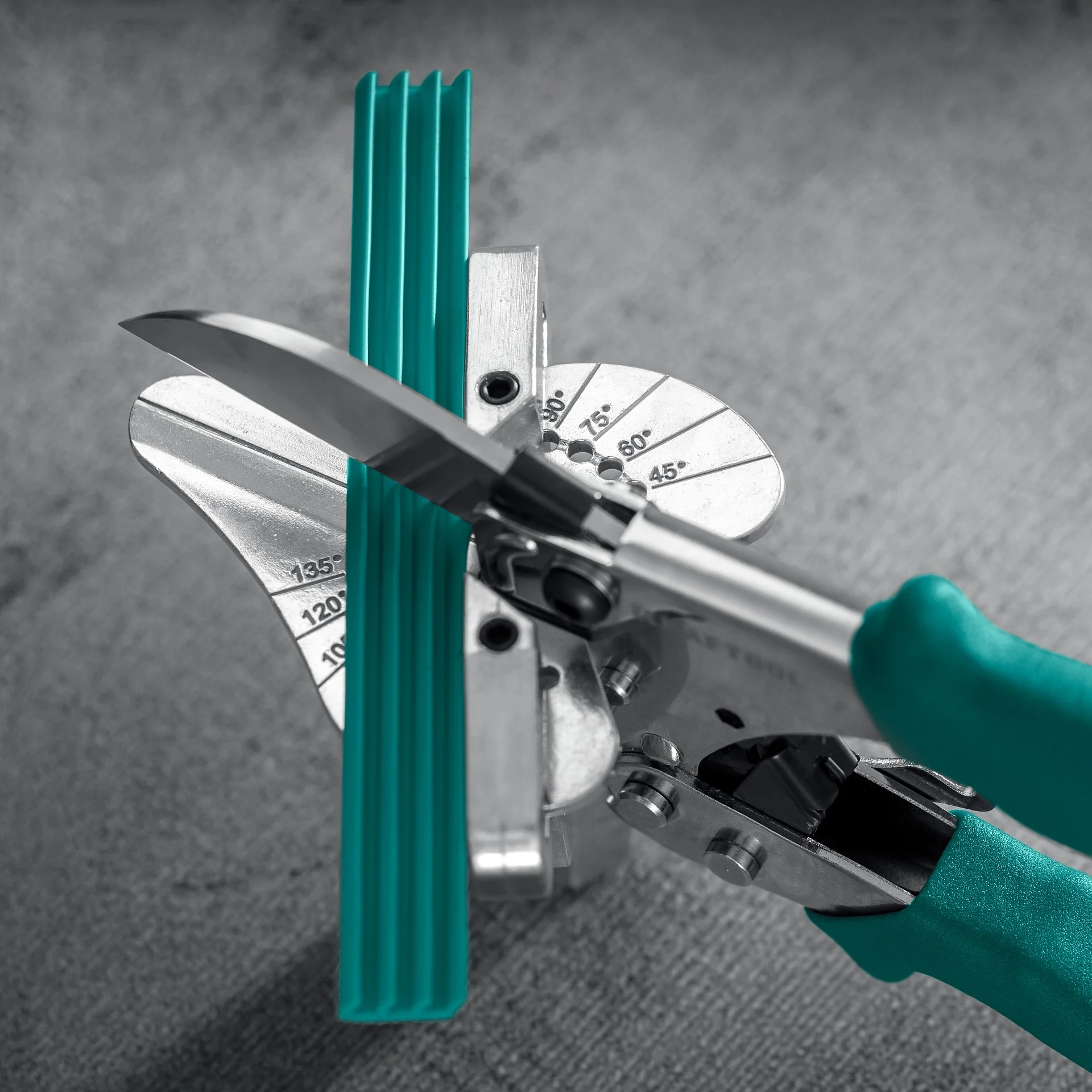 Ножницы угловые KRAFTOOL для различных профилей из пластика и резины, с набором сменных губок (23372-12)