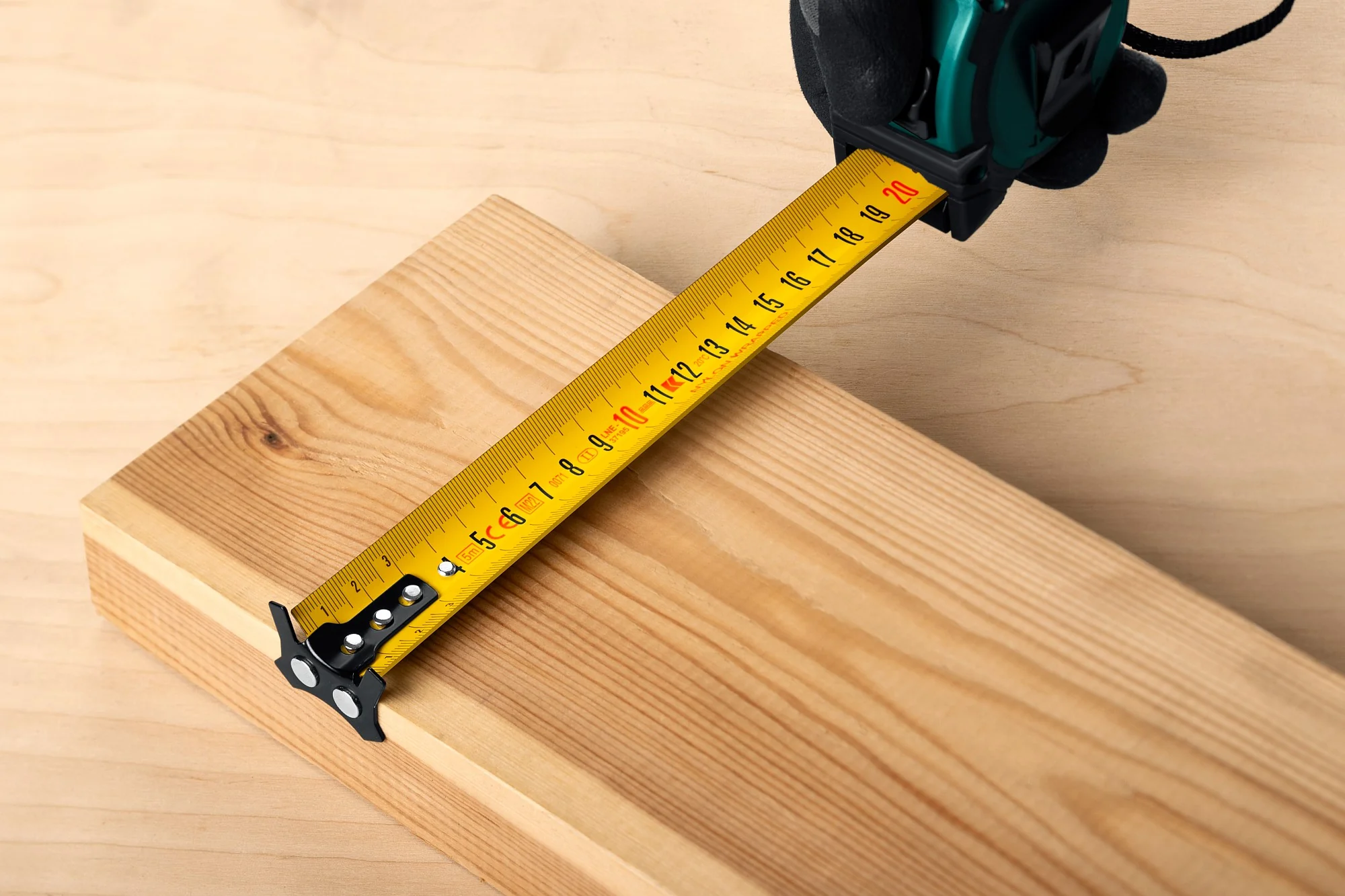 Рулетка KRAFTOOL 5 м х 32 мм, со сверх широким полотном (34127-5)