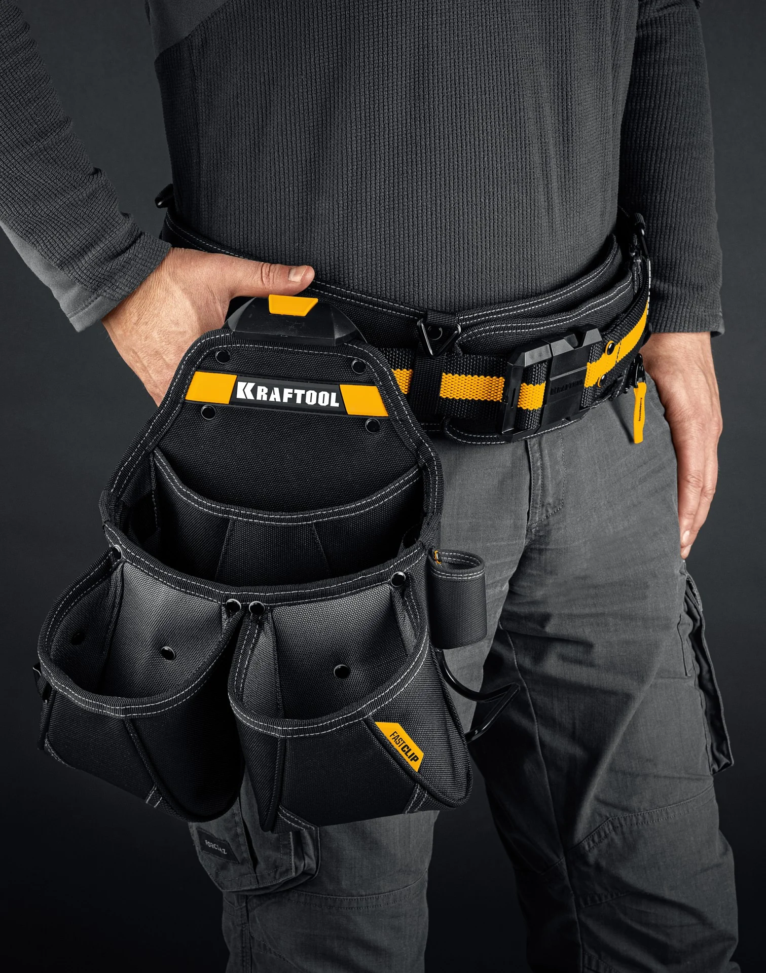 Поясная сумка KRAFTOOL KP-15, с быстросъёмным креплением FastClip, 350 х 320 мм (38771) Поясная сумка KRAFTOOL KP-15, с быстросъёмным креплением FastClip, 350 х 320 мм (38771)