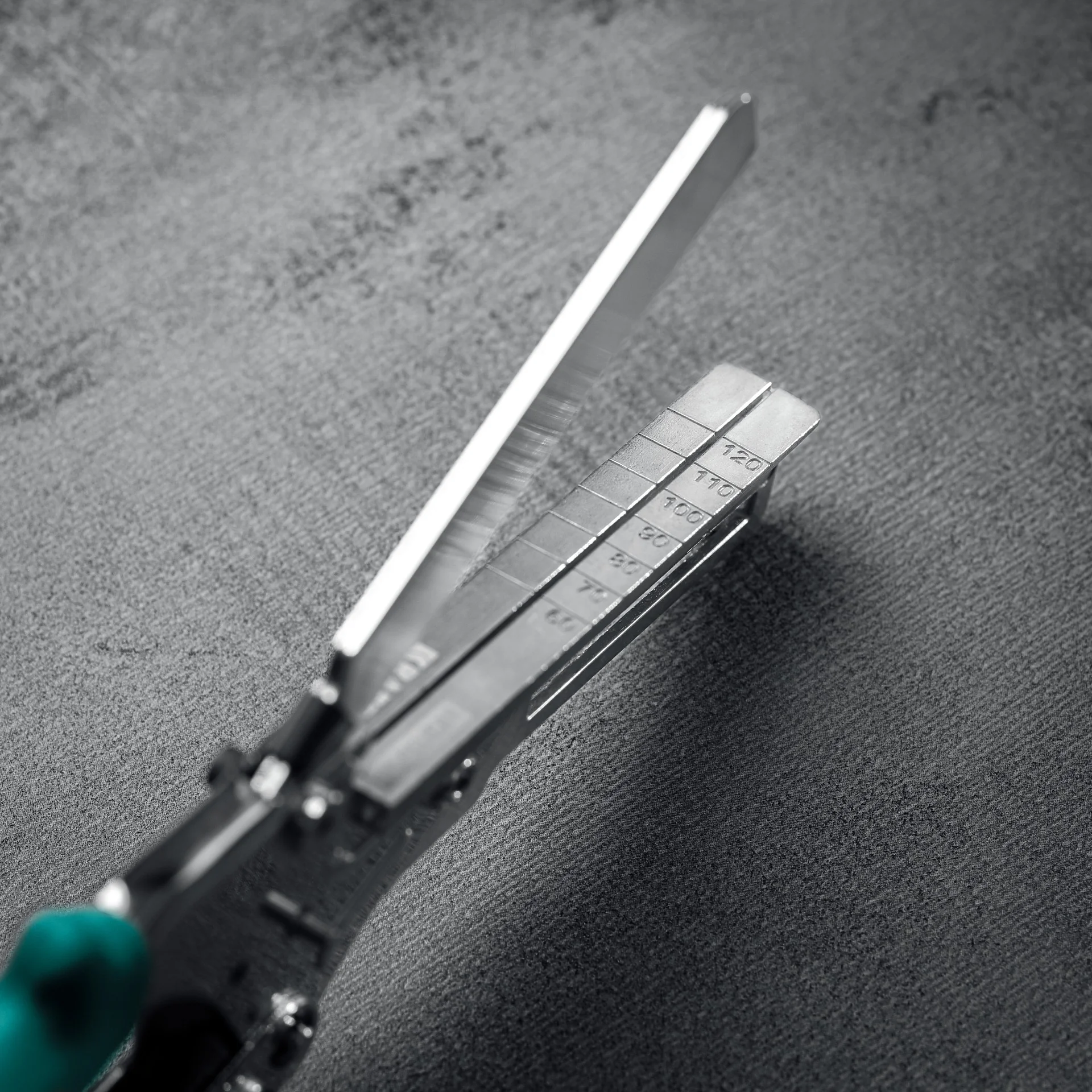 Ножницы угловые KRAFTOOL до 120 мм, Удлиненные для пластмассовых и резиновых профилей (23370)