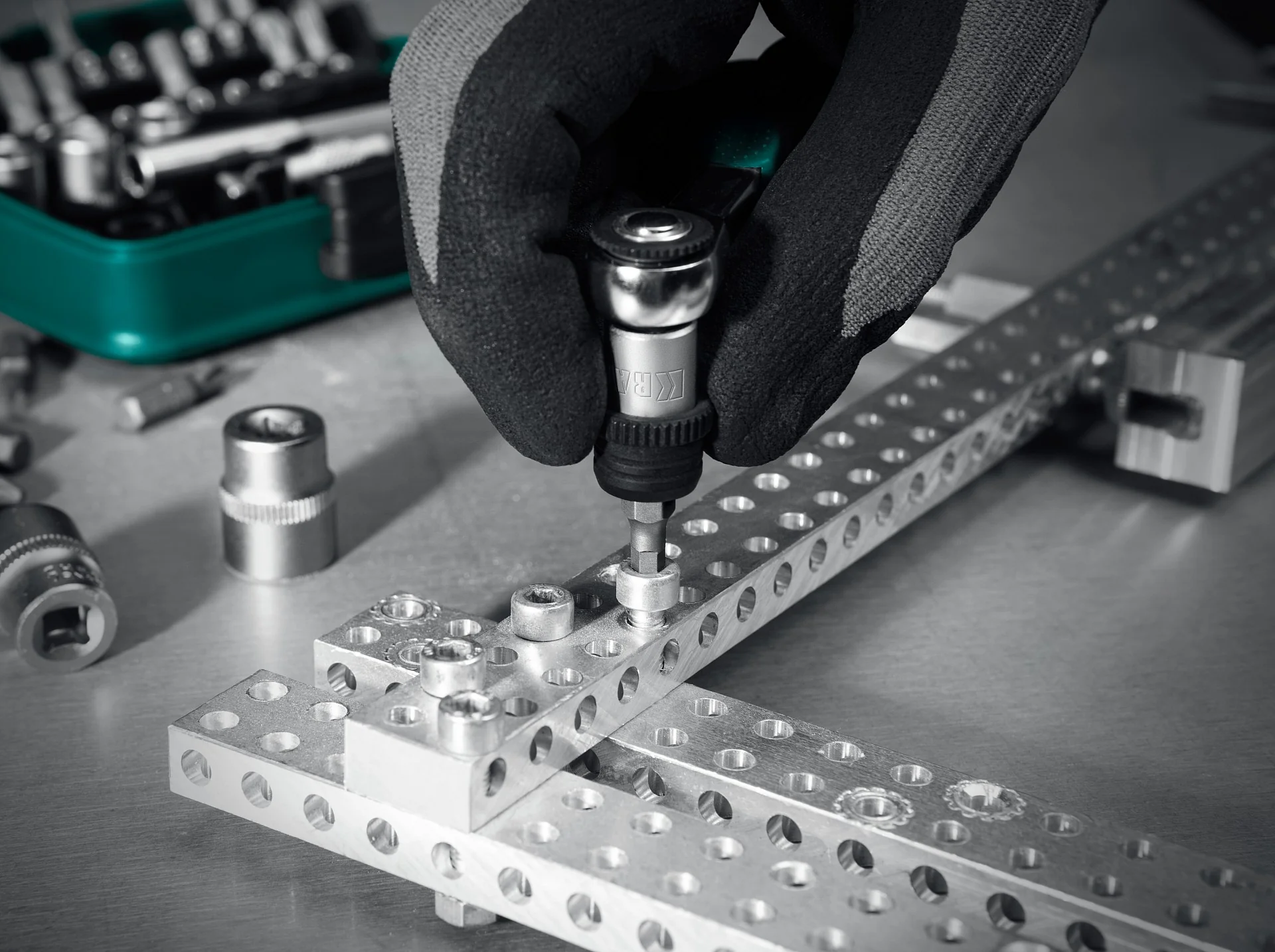 Универсальный набор инструмента KRAFTOOL X-Drive 35, 35 предм., 1/4″ (27974)