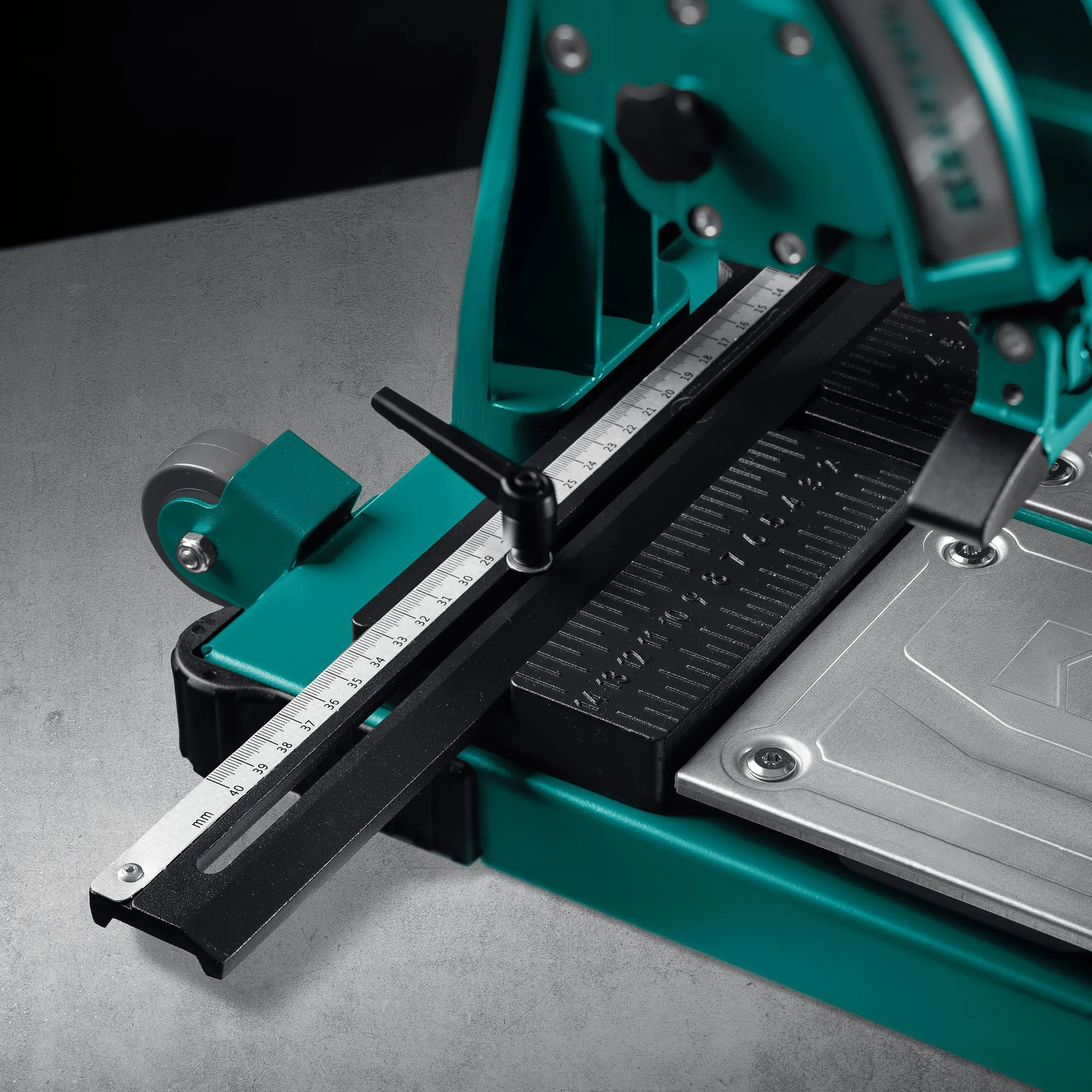 Плиткорез ручной профессиональный KRAFTOOL 700 (33272-70)