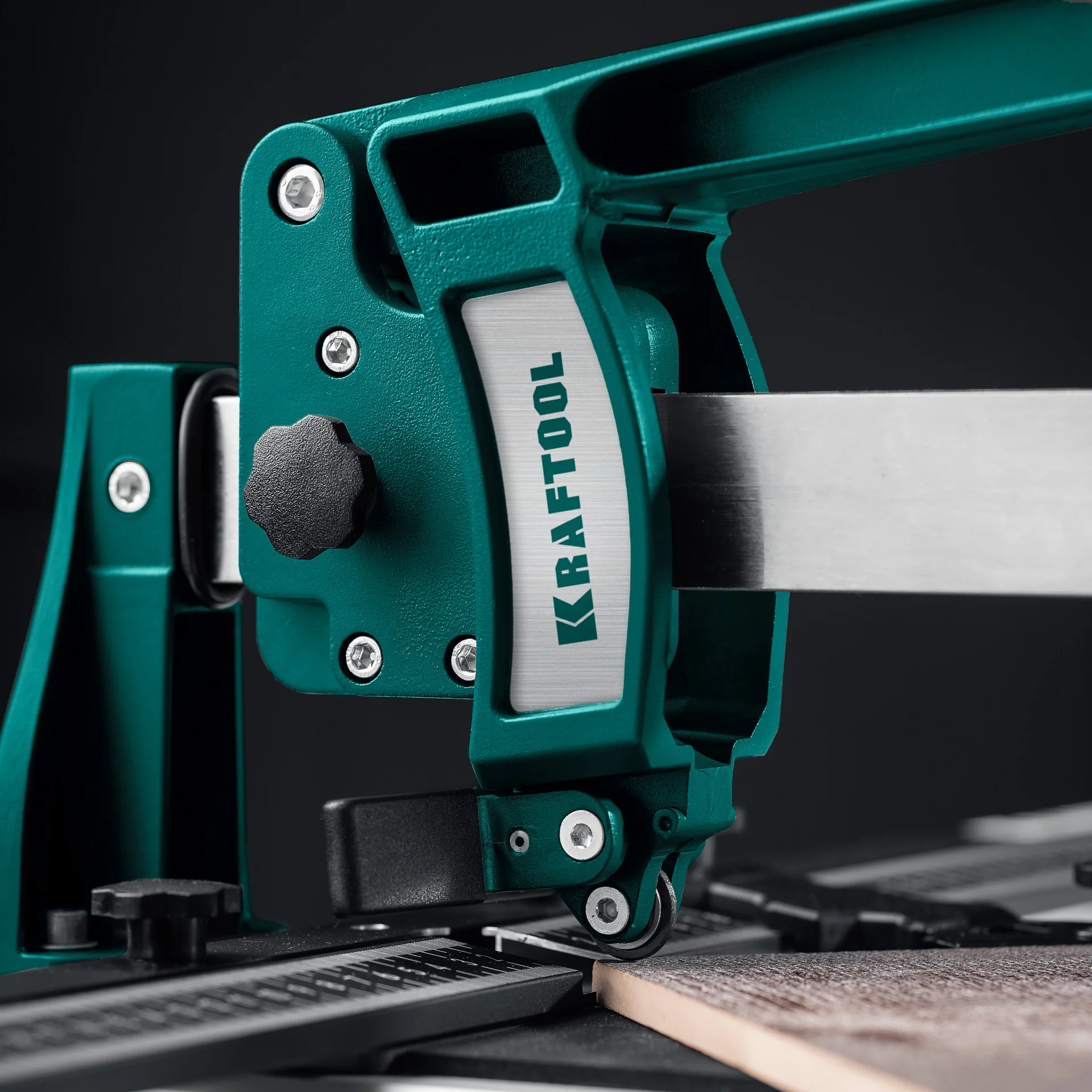 Плиткорез ручной профессиональный KRAFTOOL 900 (33271-90)